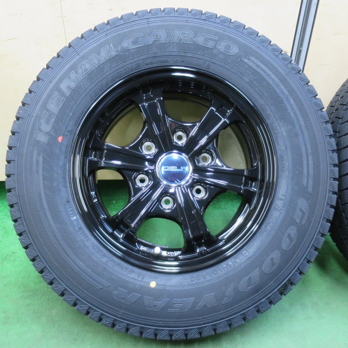 24年 ハイエース 等 195 80R15 107 105L スタッドレス グッドイヤー アイスナビ カーゴ DELF FLEX 15インチ PCD139.7 6H 5022415イス