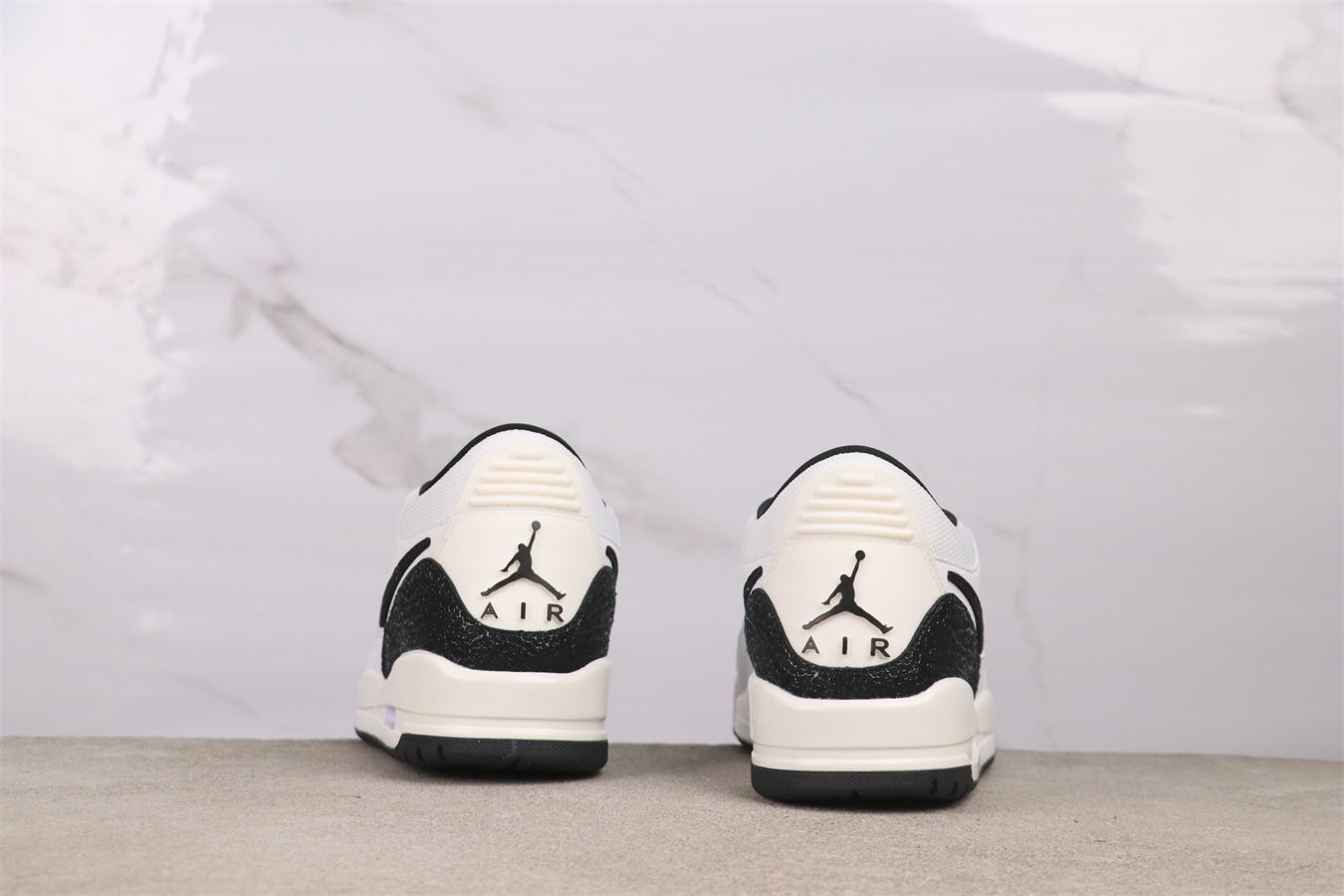ジダンダ 今日特価】ジョーダン（Jordan）FQ7827-110 ホワイトブラック