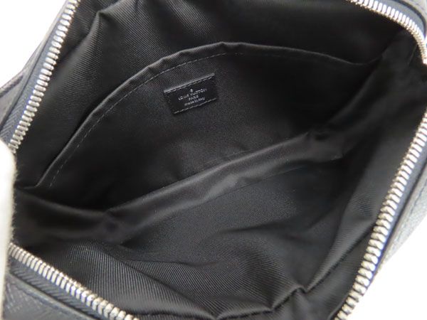 ブラック M30233