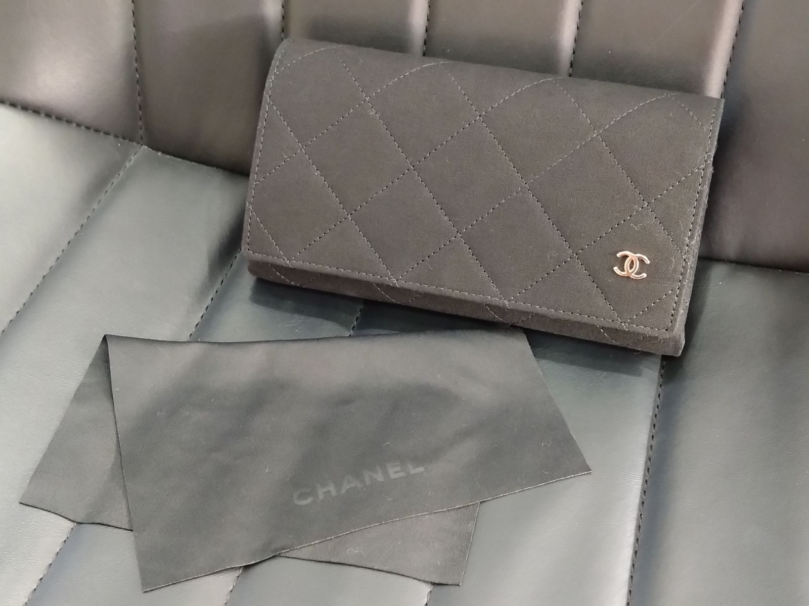CHANEL シャネル