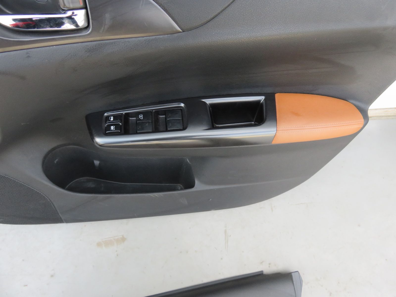 SFC2312 インプレッサ GRF GRB 純正 フロント リア ドアトリム 内張り パワーウインドウスイッチ 左右 前後 ４枚セット WRX STi