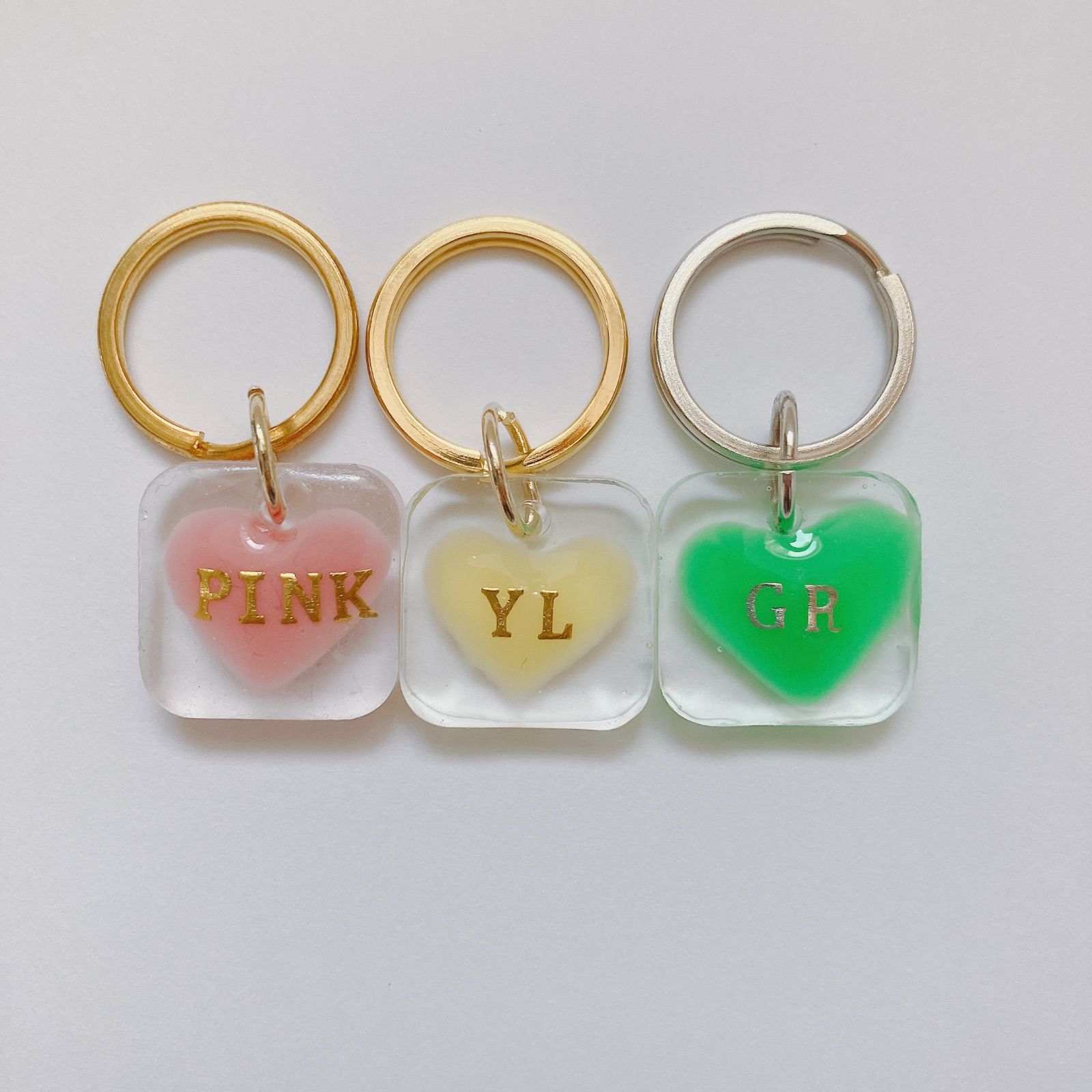 ♡レジン♡ハート♡チャーム♡名入れ♡イニシャル♡キーホルダー