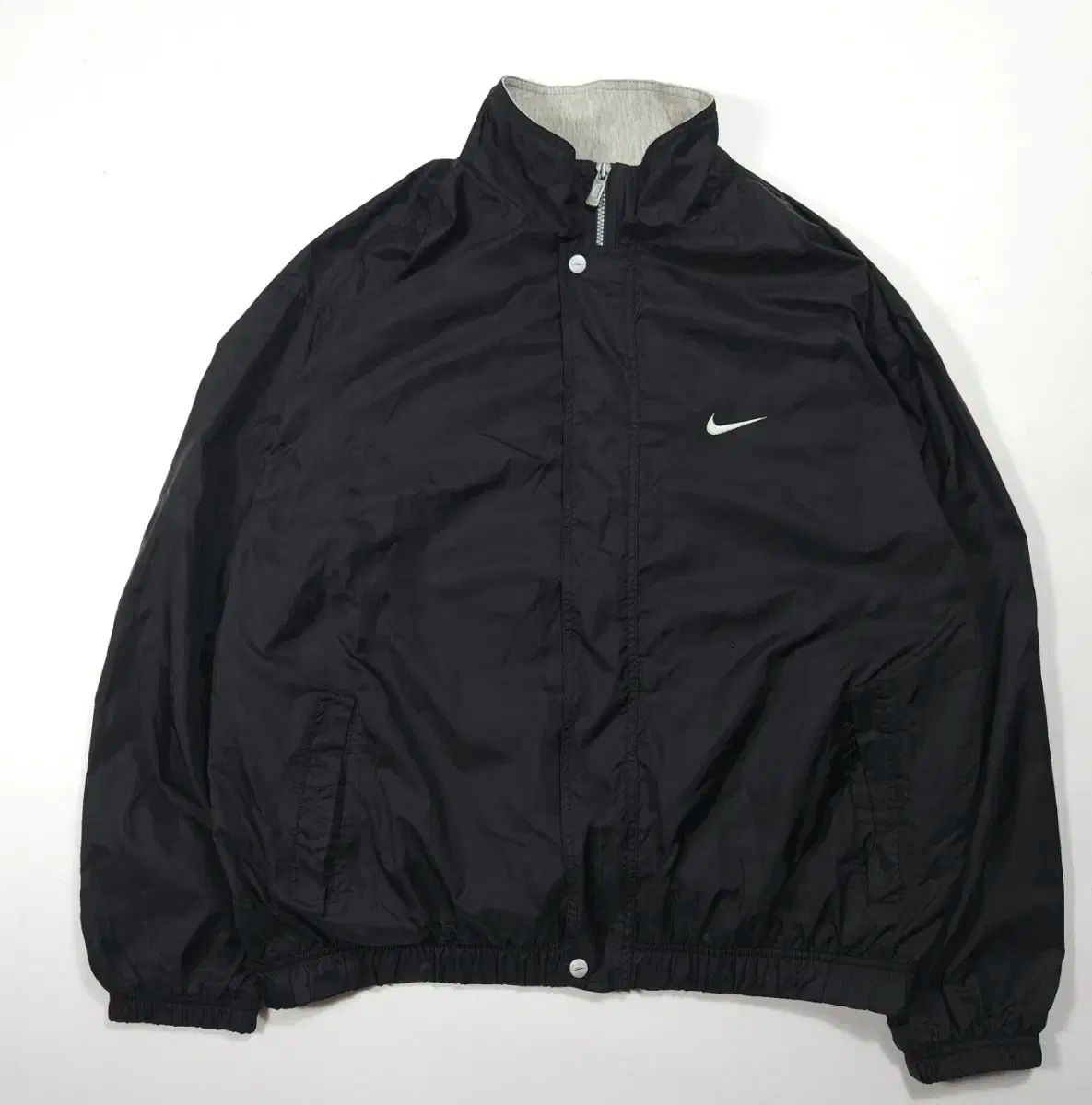 激レア NIKE ポンチョ 黒塗りボックススウッシュロゴ ウインドブレーカー 激レア NIKE ポンチョ 黒塗りボックススウッシュロゴ ウインド