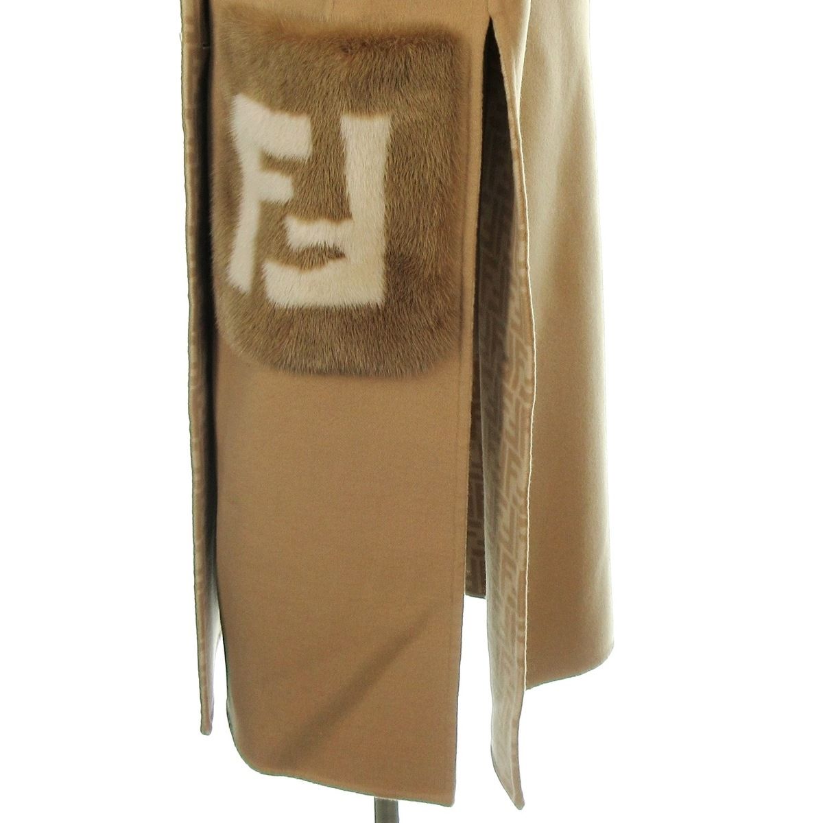 【専用】コート・ミドル・ファー付（FENDI・フェンディ） 専用】コート・ミドル・ファー付（FENDI・フェンディ）