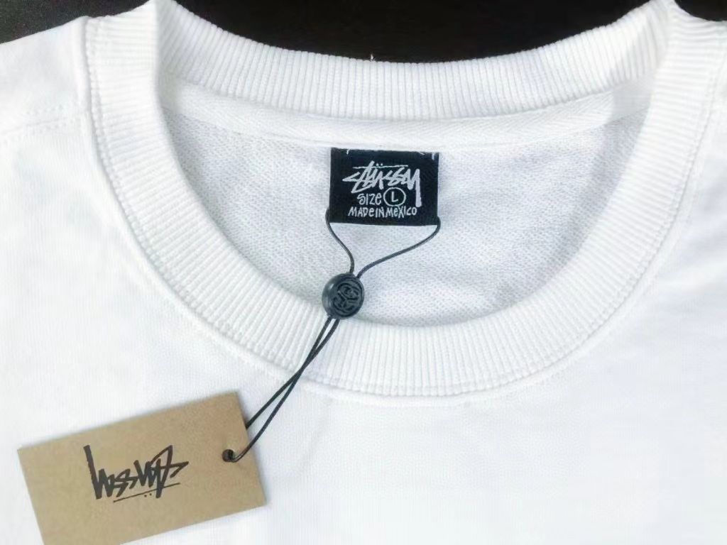 STUSSY ステューシー スカルプリントのクルーネックセーター