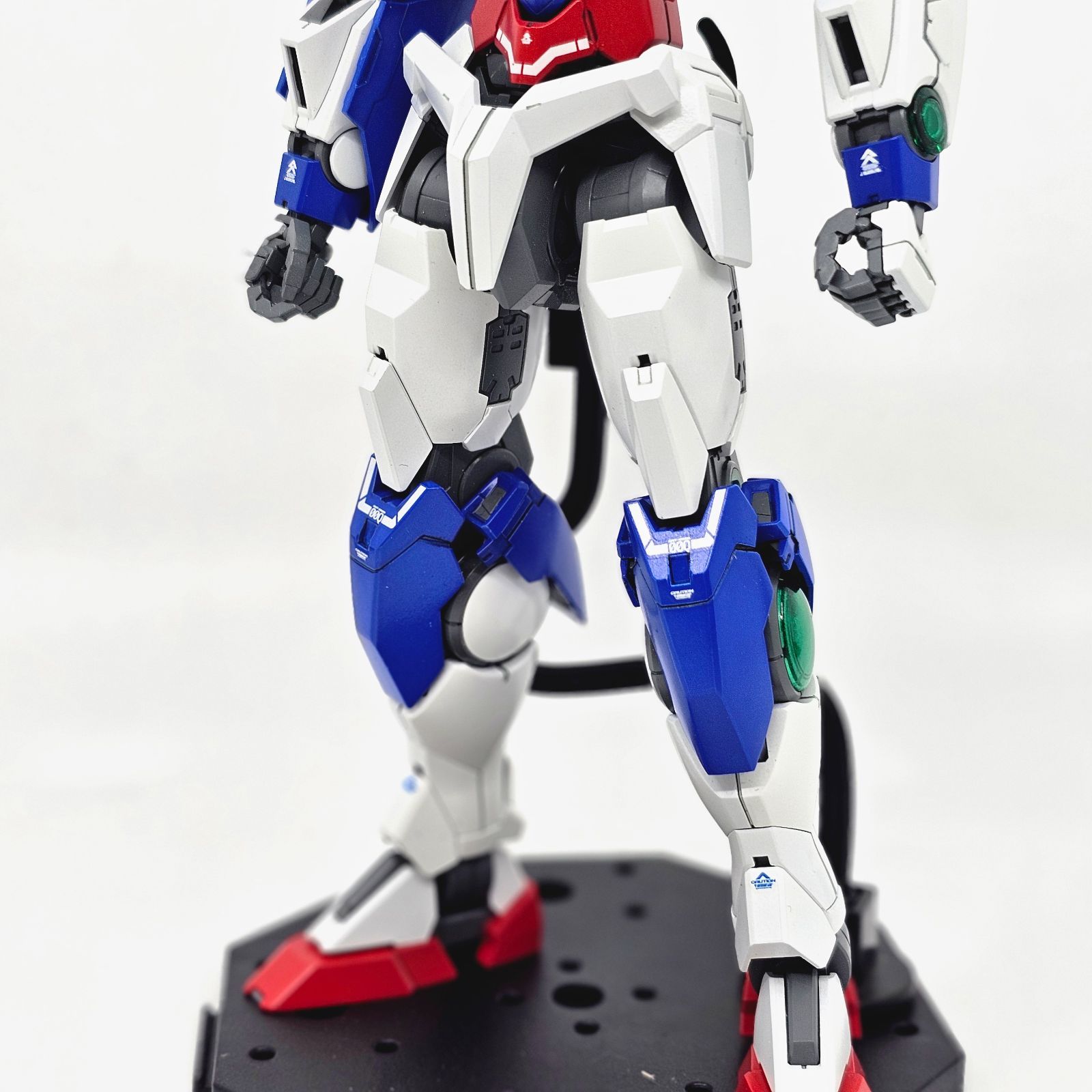 塗装済み　完成　MG ダブルオークアンタ　ジャンク MG ダブルオークアンタ ガンプラ リユース品 ジャンク - メルカリ