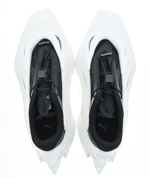 PUMA スニーカー