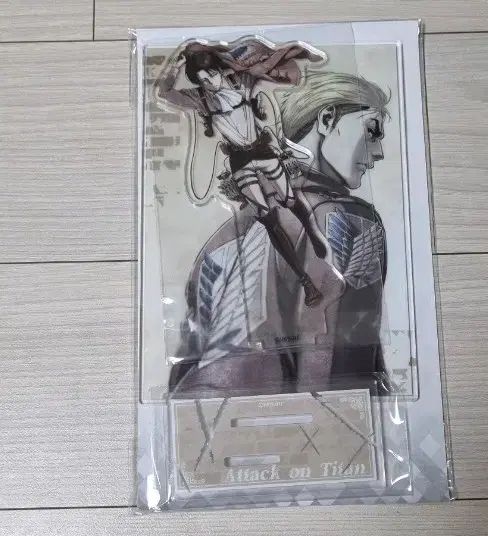 進撃の巨人 リヴァイ エルヴィン スミス エルヴィン アクリル スタンド ジオラマ