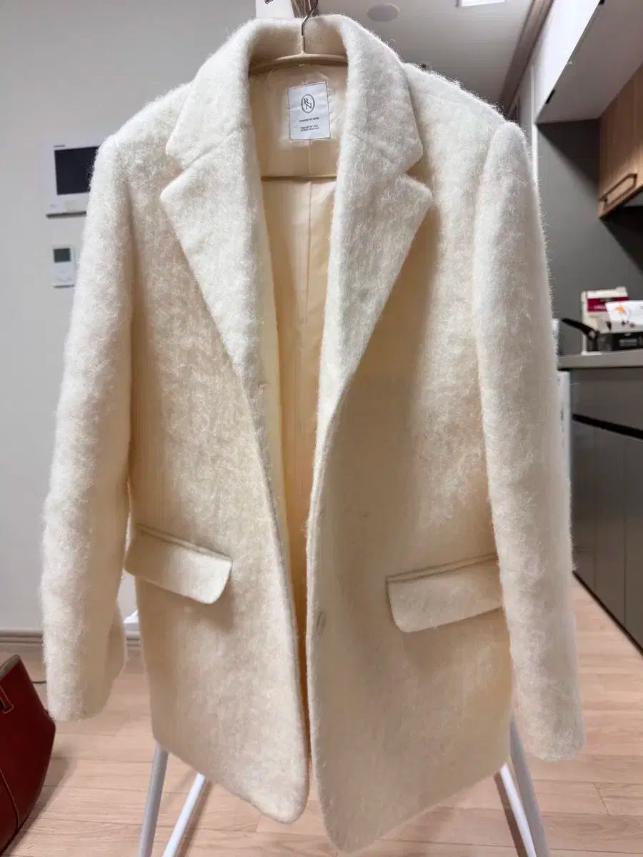 reine(レンヌ) クロエ ウール ハーフ コート アイボリー 色 - メルカリ