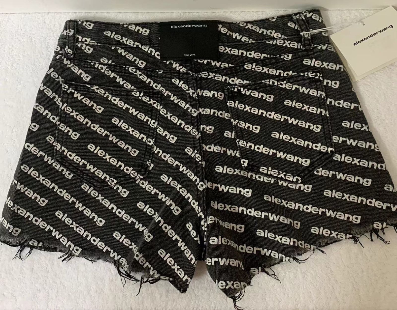 新品 Alexander Wang ロゴデニムショートパンツ　ロゴ 総柄 デニムショーツ デニムパンツ 黒