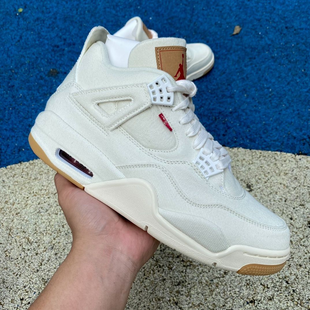 新品 未使用 NIKE × LEVI’S AIR JORDAN 4 WHITE DENIM ナイキ×リーバイス エアジョーダン4 ホワイトデニム AO2571-100