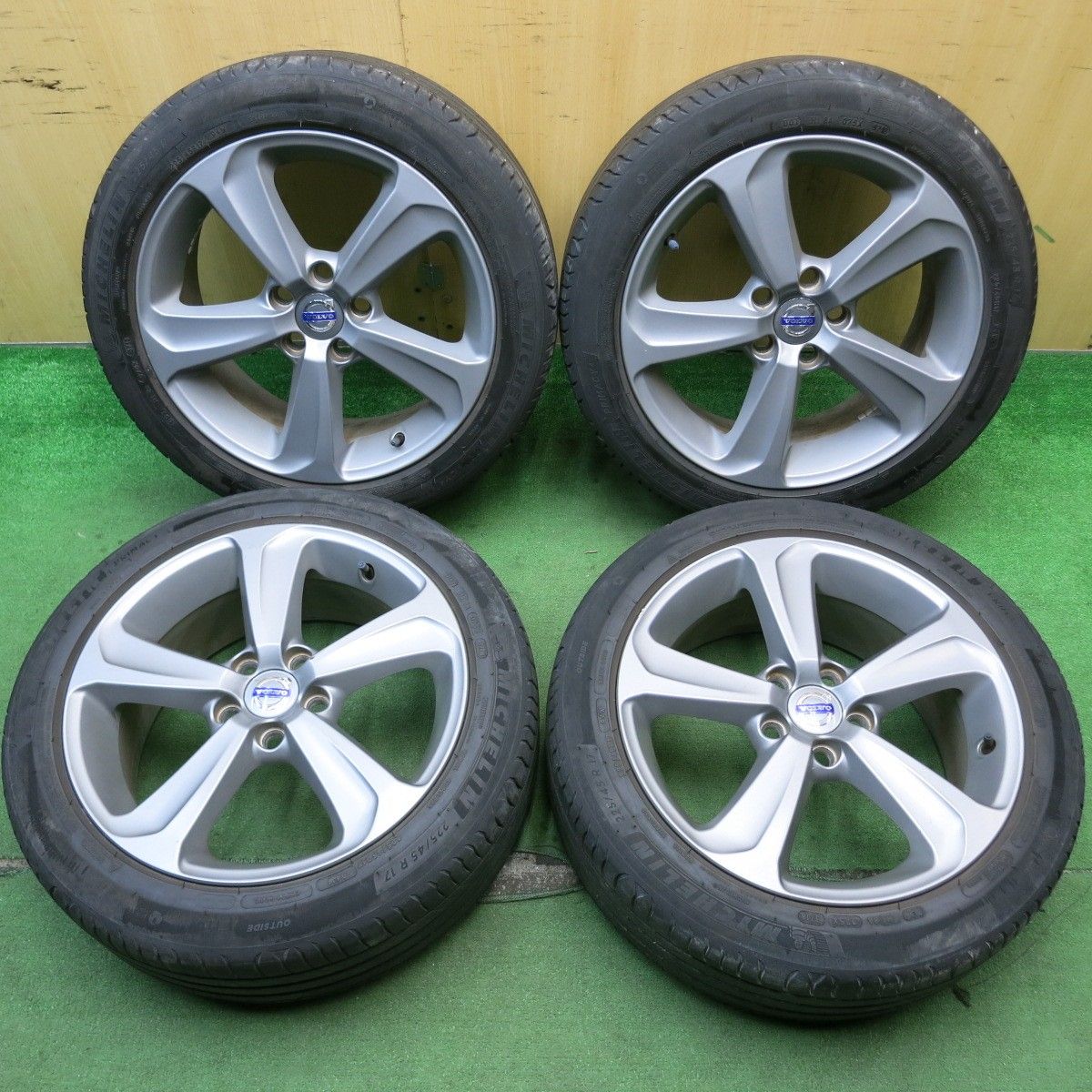 ボルボv40 純正アルミホイール&タイヤセットミシュラン