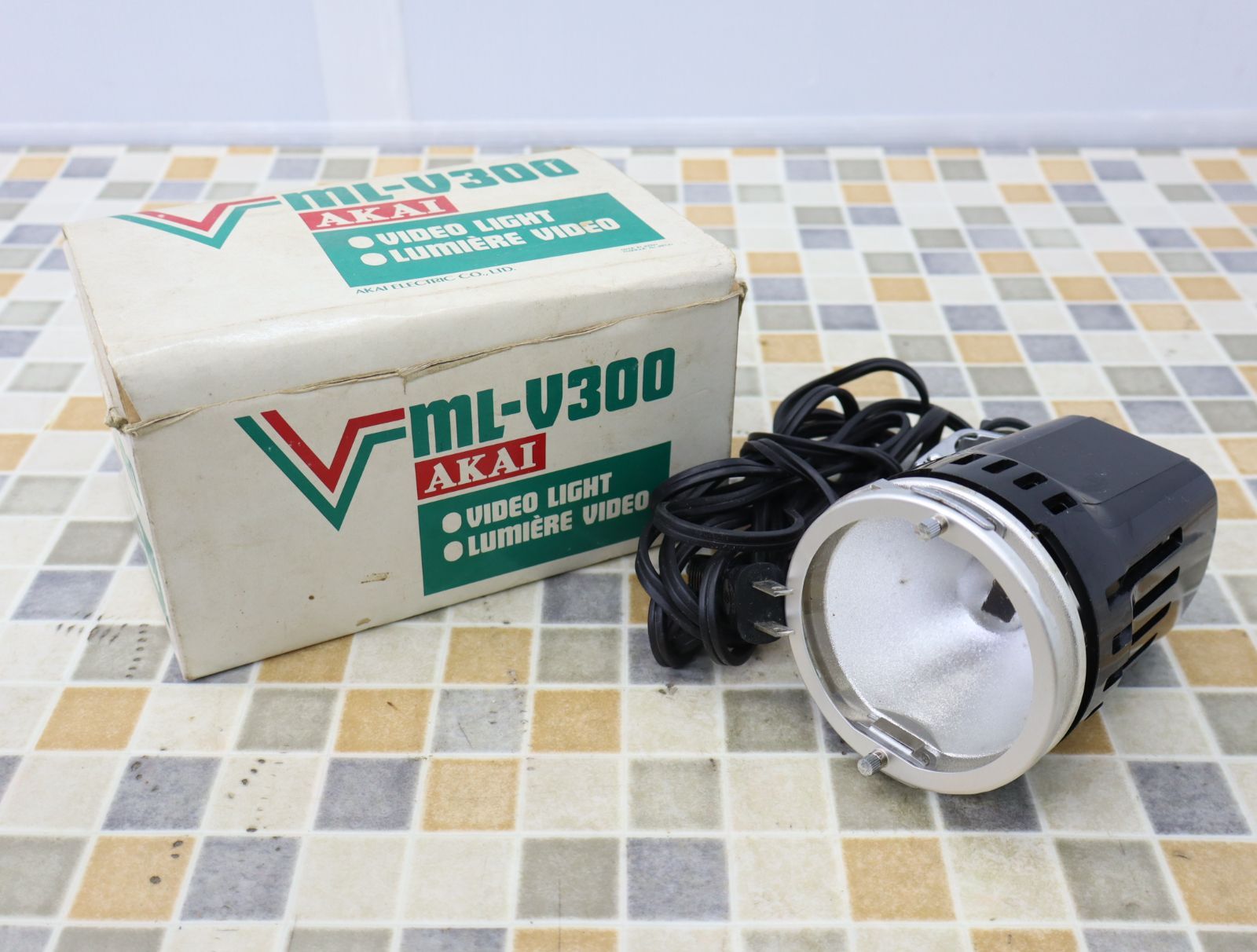 ◇ 当時物｜VIDEO LIGHT ビデオライト｜AKAI アカイ ML-V300 ｜電球欠品 元箱付き□O4479 - メルカリ