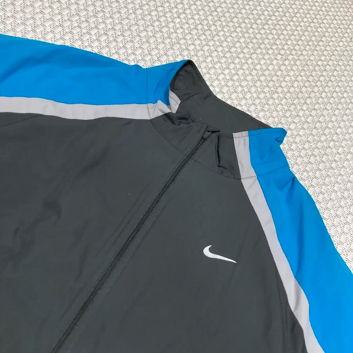 【雷市場（ポンジャン）商品韓国直送】 Nike(ナイキ） ウインドブレーカー ジャケット サイズ 95