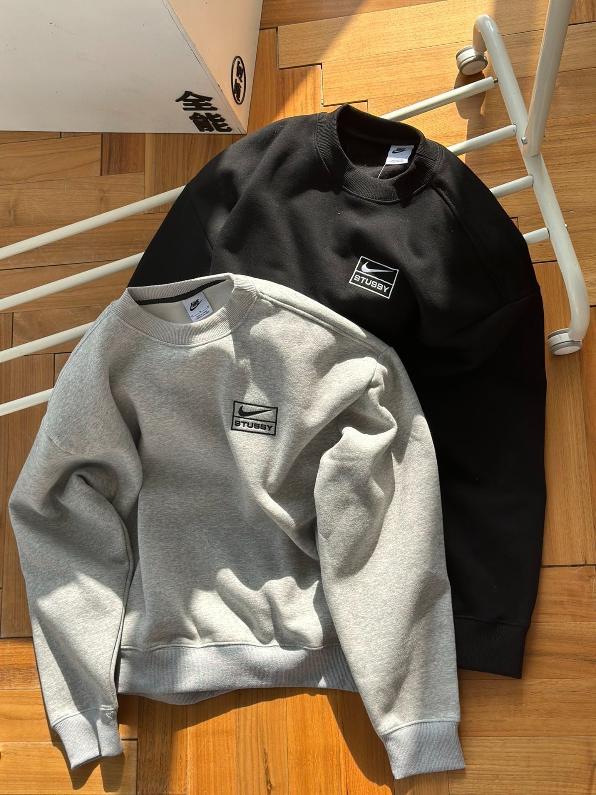 Nike x Stussy 共同ブランド 箱入り SS23 無地 ロゴ刺繍 起毛 クルーネック スウェットシャツ