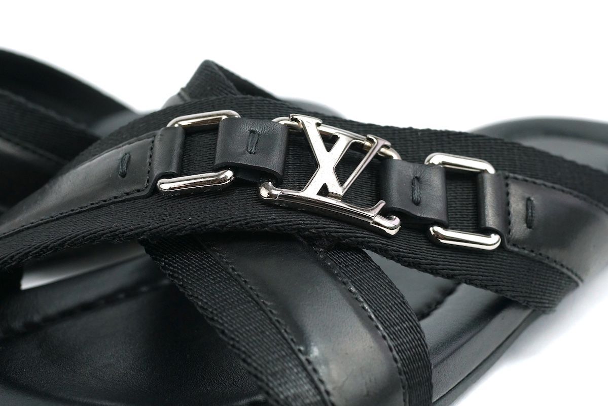 LOUIS VUITTON ルイヴィトン フラット レザー クロス サンダル