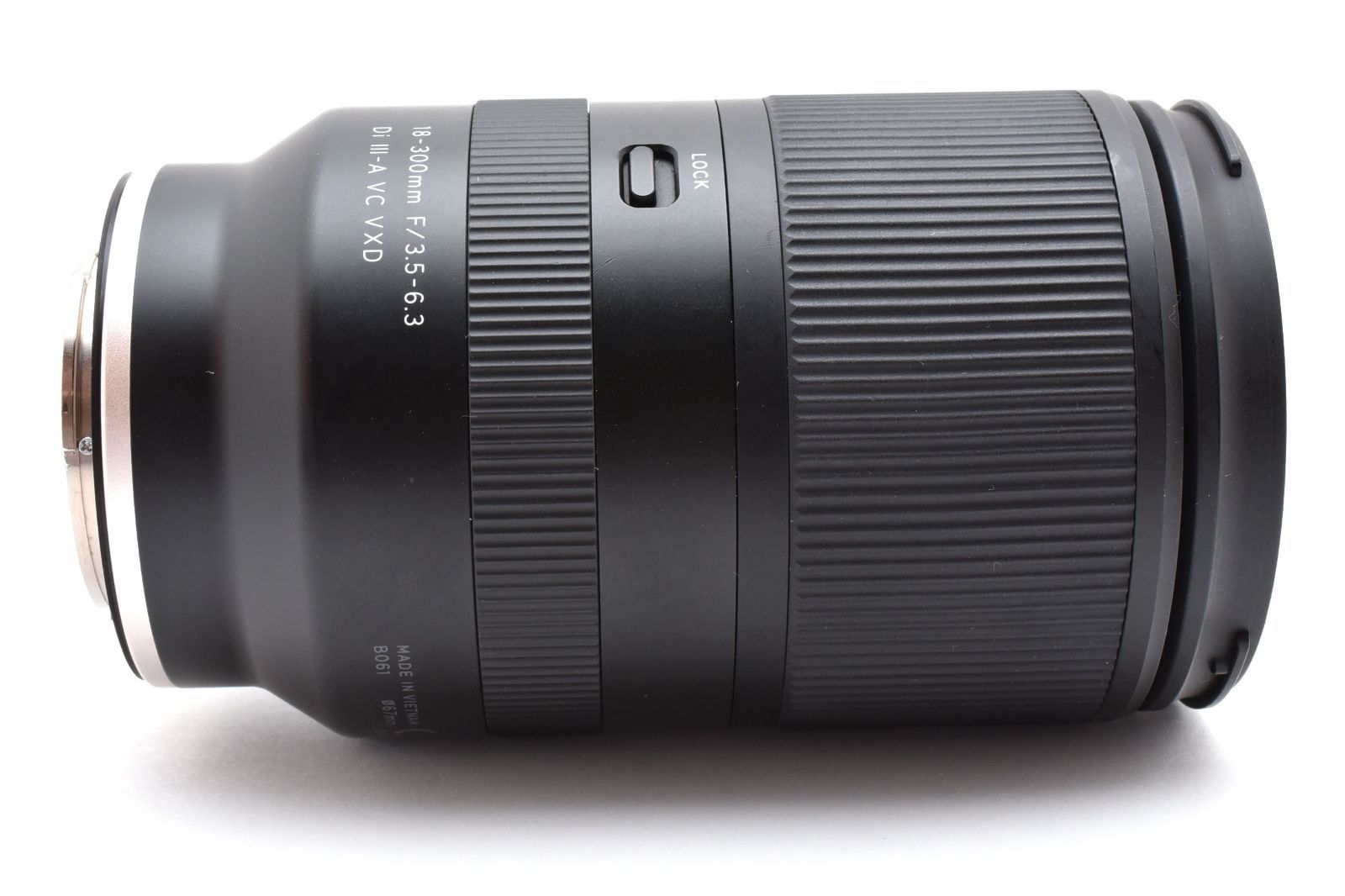  上品 タムロン TAMRON 18 300 mm F 3 5 6 Di III A VC VXD B 061 ソニーE APS C用 LL 498 5409 レンズ(ズーム) カメラ