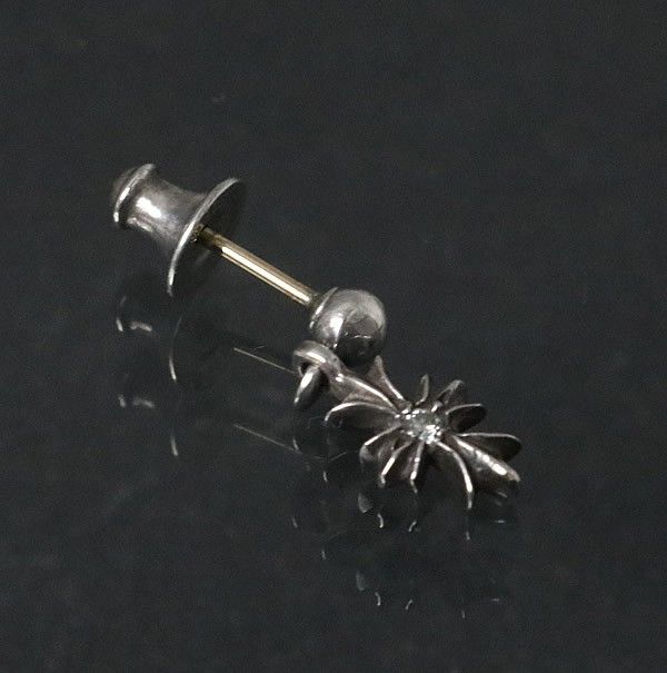 Chrome Hearts ピアス クロムハーツCHプラスピラミッドドロップピアス|クロムハーツ