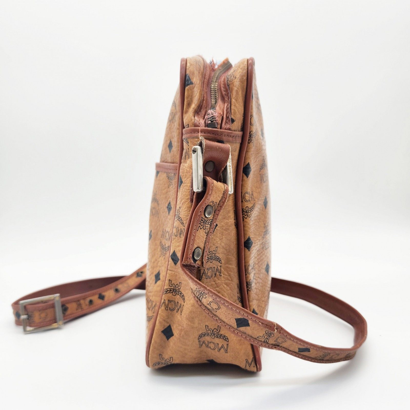 【美品】MCM クロスボディ - ヴィセトス ✨美品✨MCM エムシーエム クロスボディバッグ ショルダー
