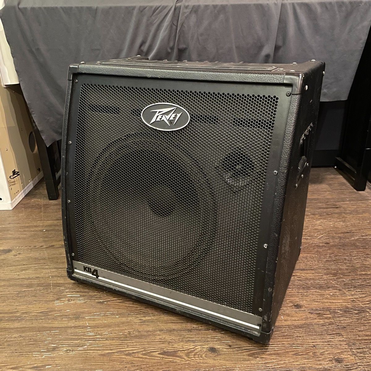 Peavey KB4 Keyboard Amplifier ピーヴィー キーボードアンプ