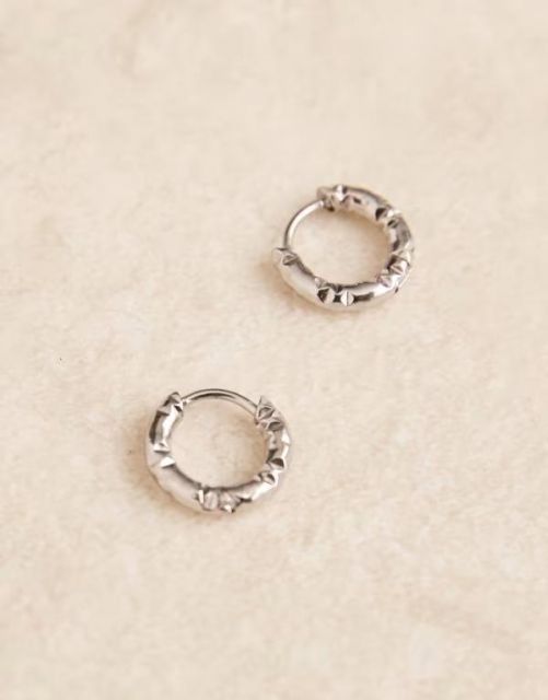 エイソス メンズ ピアス イヤリング ASOS DESIGN waterproof textured hoops in stainless steel SILVER