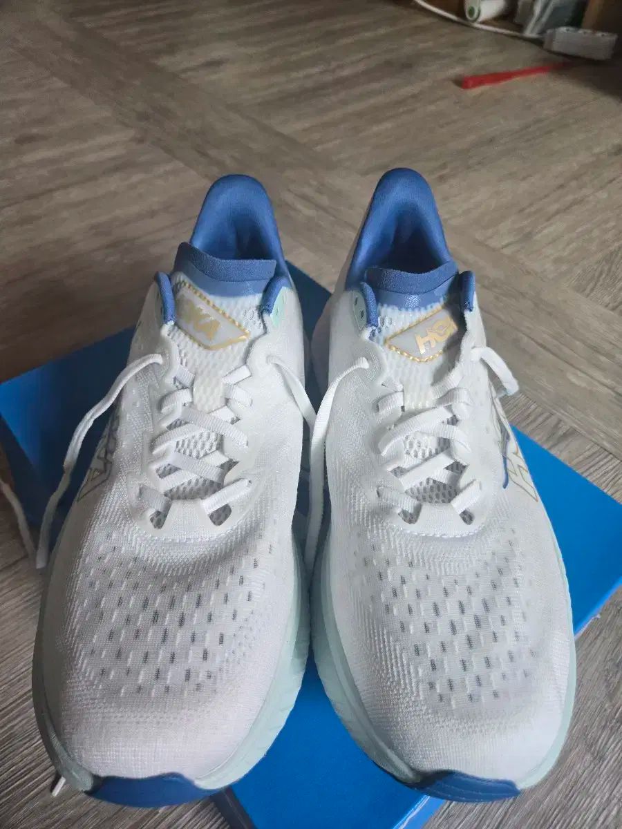 HOKA ONE ONE ホカオネオネ マッハ 6 285 サイズ ワイド