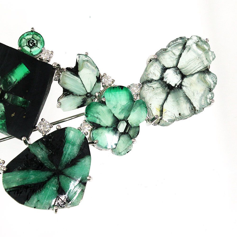 コロンビア産 希少 84ct トラピッチェ エメラルド プラチナ ブローチ 鑑別 コロンビア産 希少 84ct トラピッチェ エメラルド プラチナ