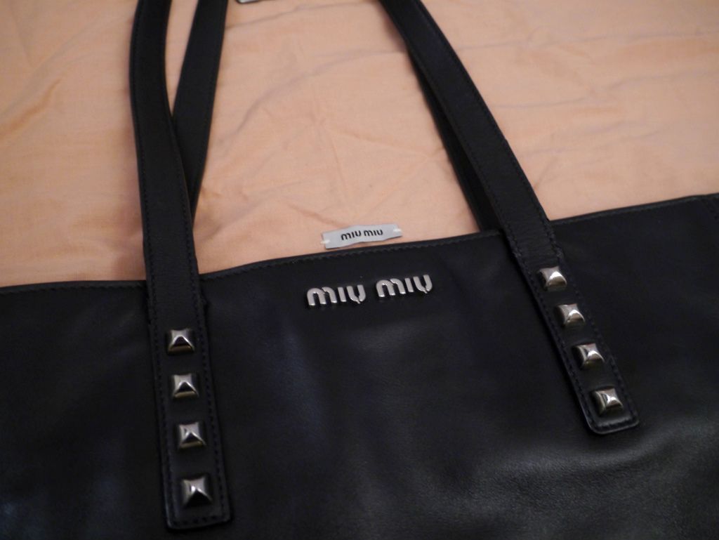 美品◇miumiu ミュウミュウ VITELLO MILLENI ロックスタッズ A4対応 