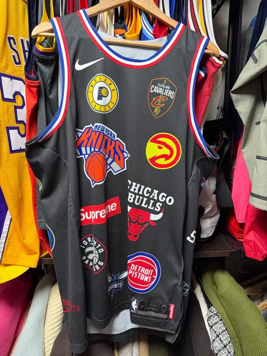 Supreme × NIKE NBA チーム アセンティック ジャージ ショーツ ブラック