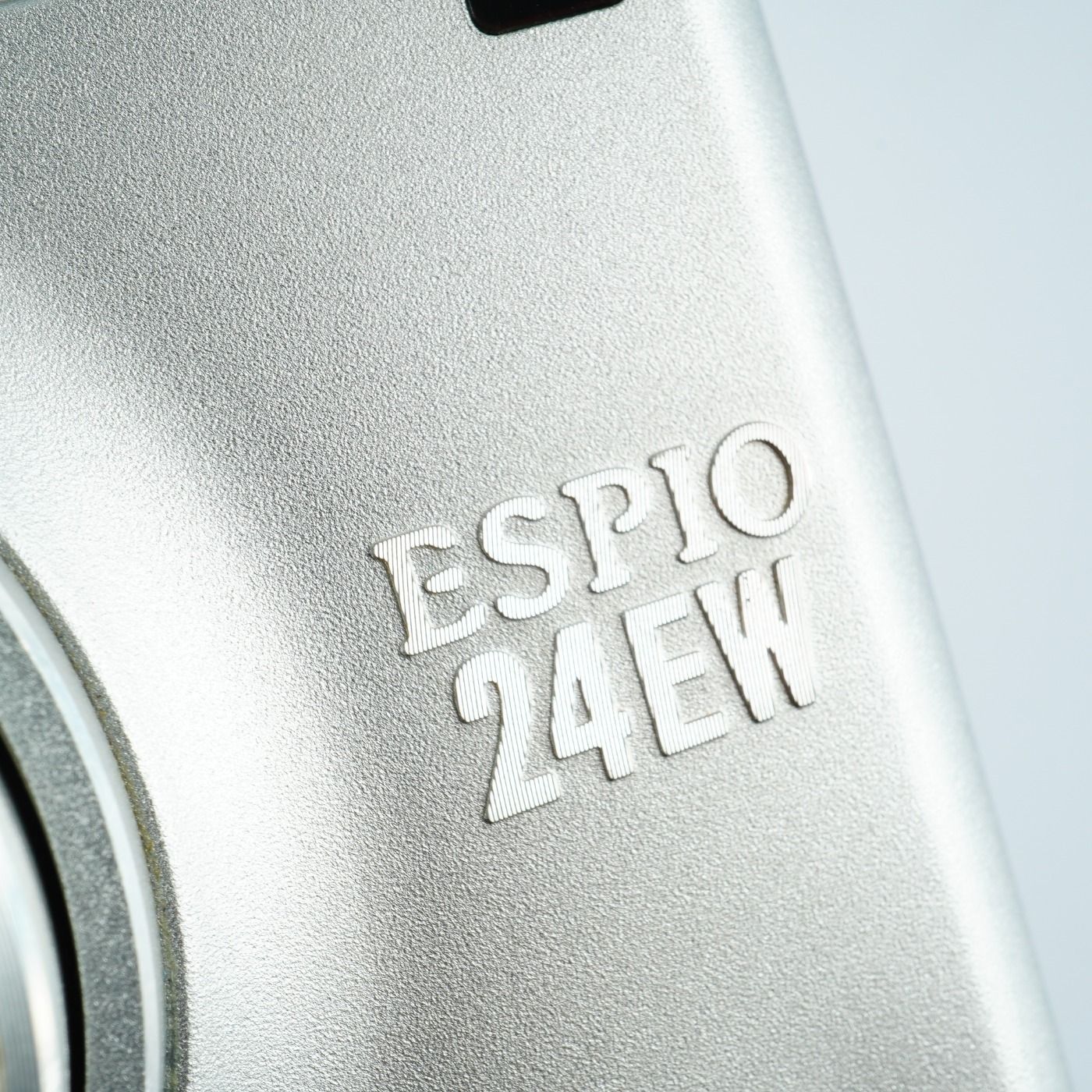 24EW コンパクトフィルムカメラ