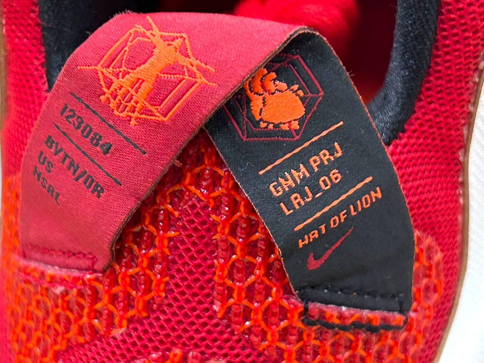 NIKE (ナイキ) LEBRON XII Heart Of A Lion レブロン12 ハイカット スニーカー 684593-601 28cm  US10 レッド ホワイト メンズ/027 - メルカリ, image size:1600x1200