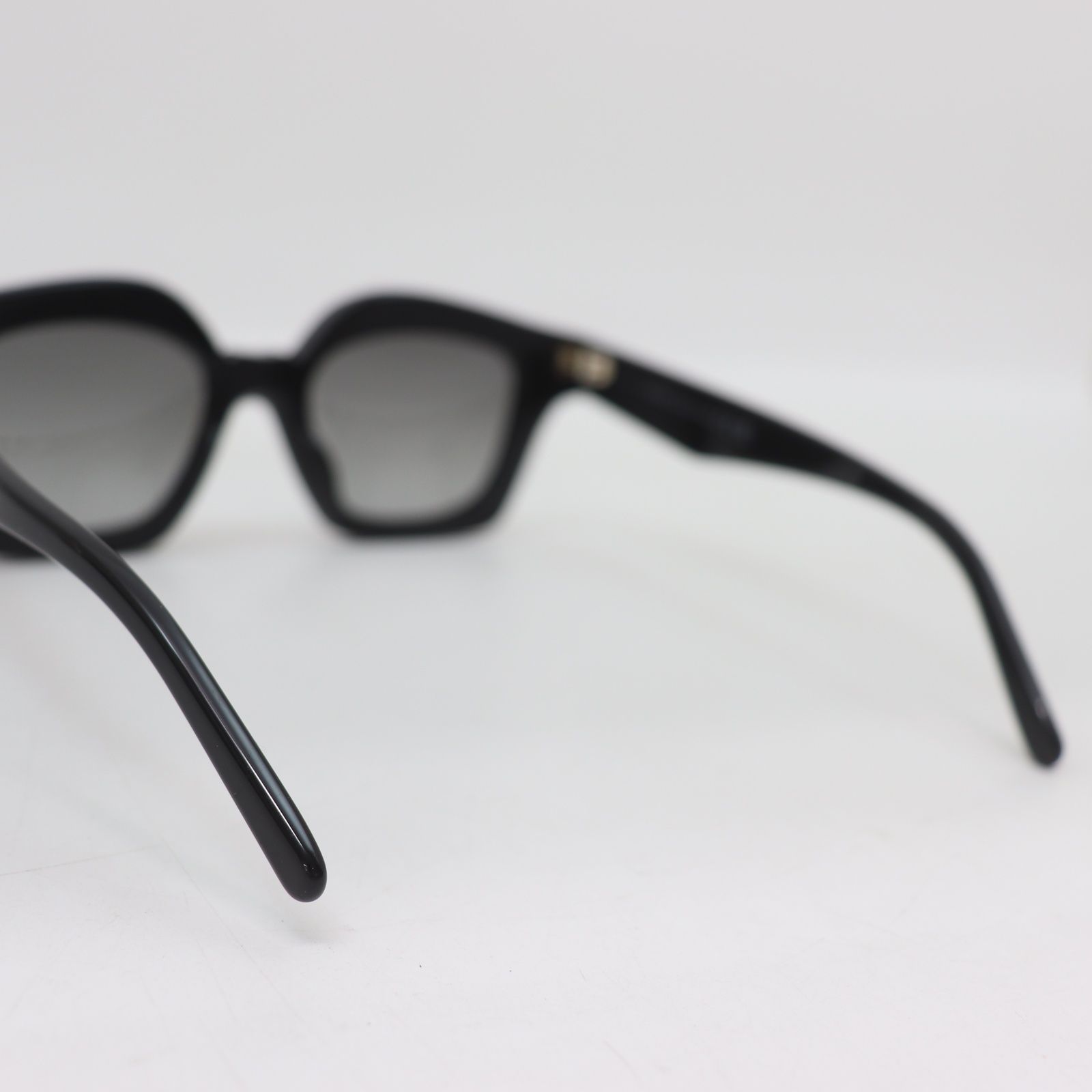 ITQPQ6FFIYBI LOEWE ロエベ サングラス LW400781 49□18 140