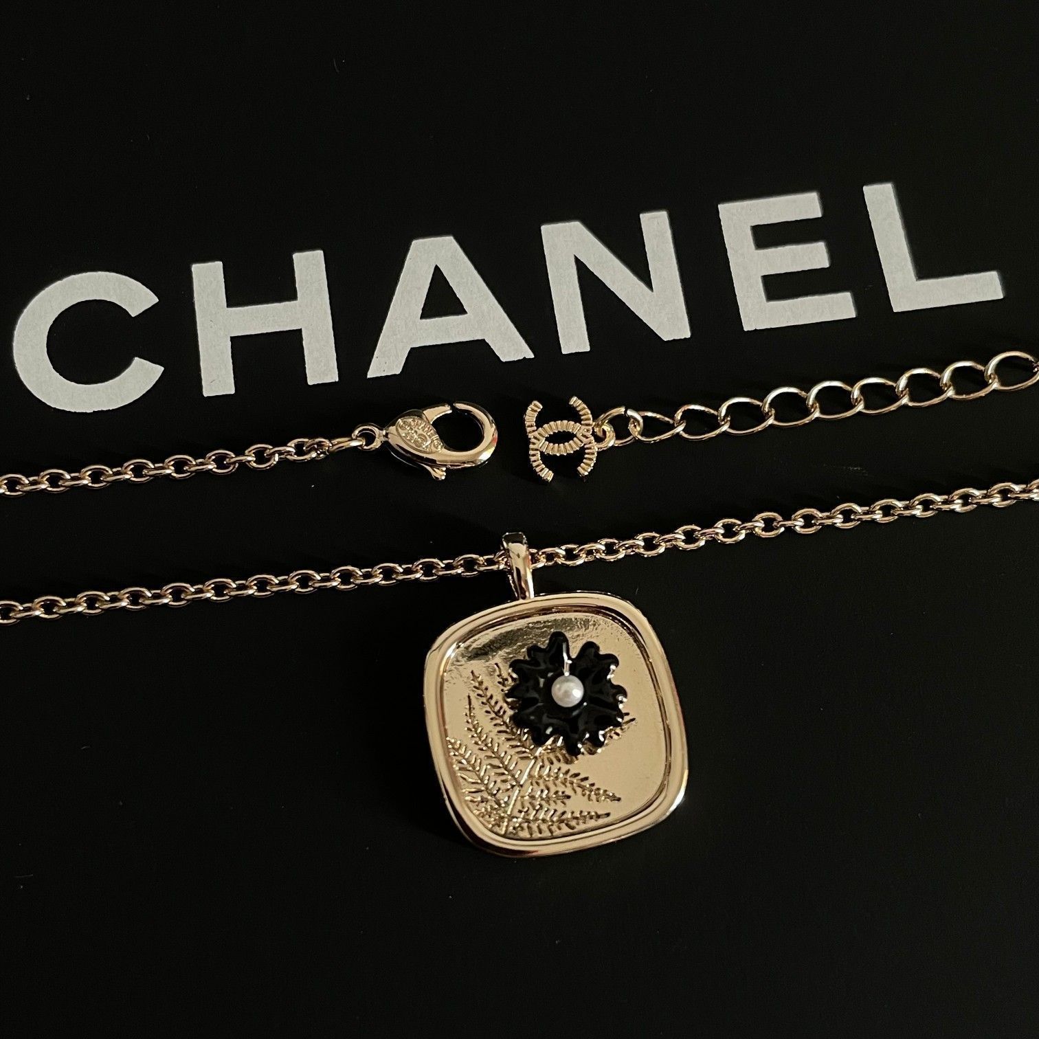 期間限定出品❗CHANEL シャネル ネックレス 正規品 CHANEL シャネル ネックレス メタル＆ストラス ラインストーン