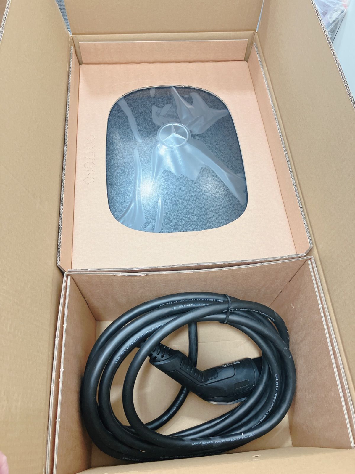 メルセデス・ベンツ 充電用ウォールユニットBOX