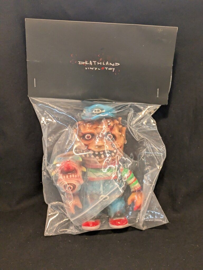DEATHLAND VINYL TOY GOSUTO & TOXIN