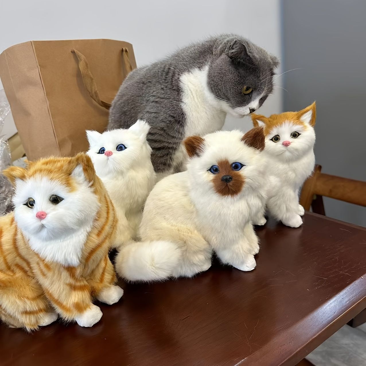 オレンジのフェイクファー 猫の置物 オレンジハチワレ フェイクファーバッグ E00321 | EMMA GRAND