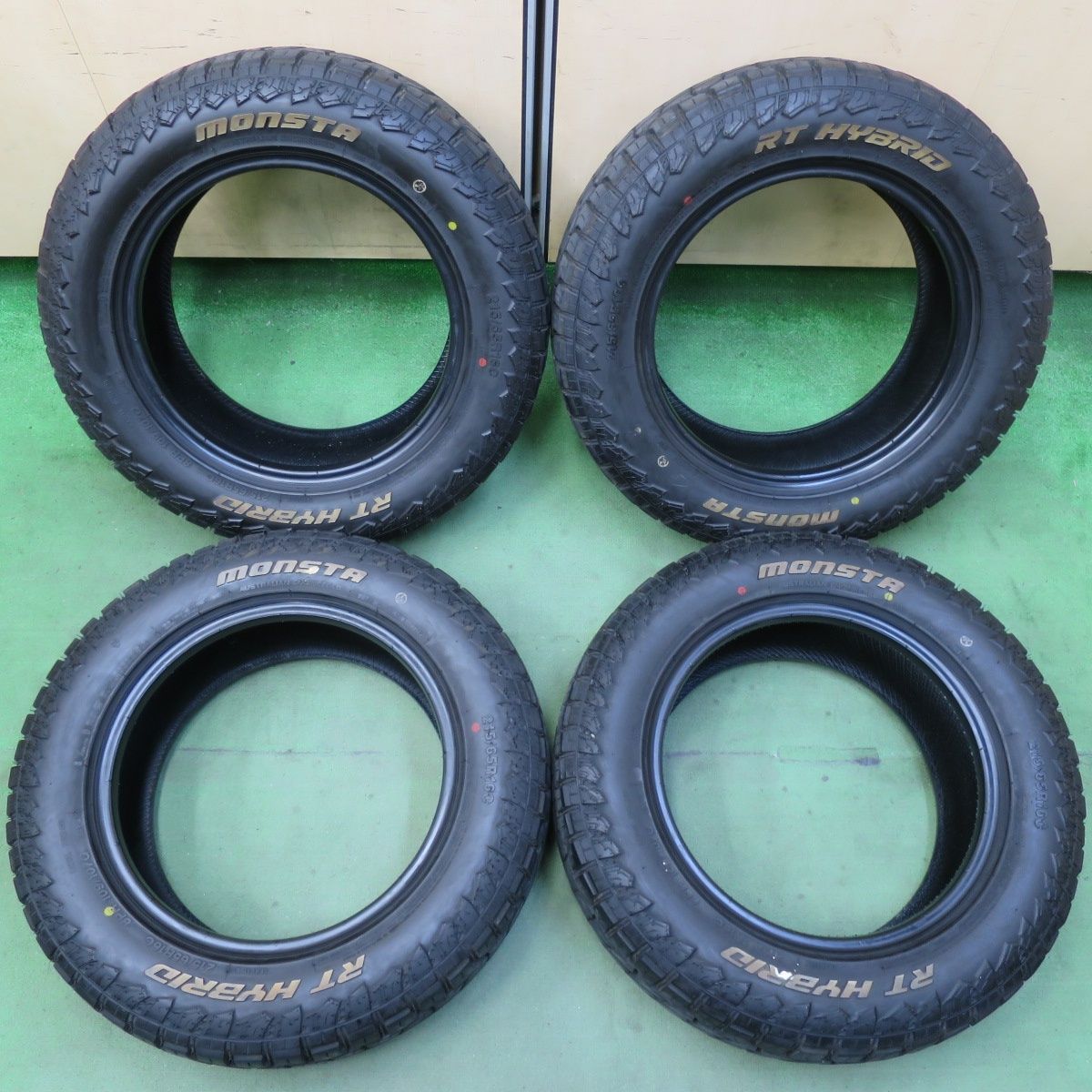 バリ溝 23年 9分 215 65R16C 8PR 109 107Q モンスタ RT HYBRID ホワイトレター 16インチ タイヤ ハイエース レジアスエース 等 5072404イノタ