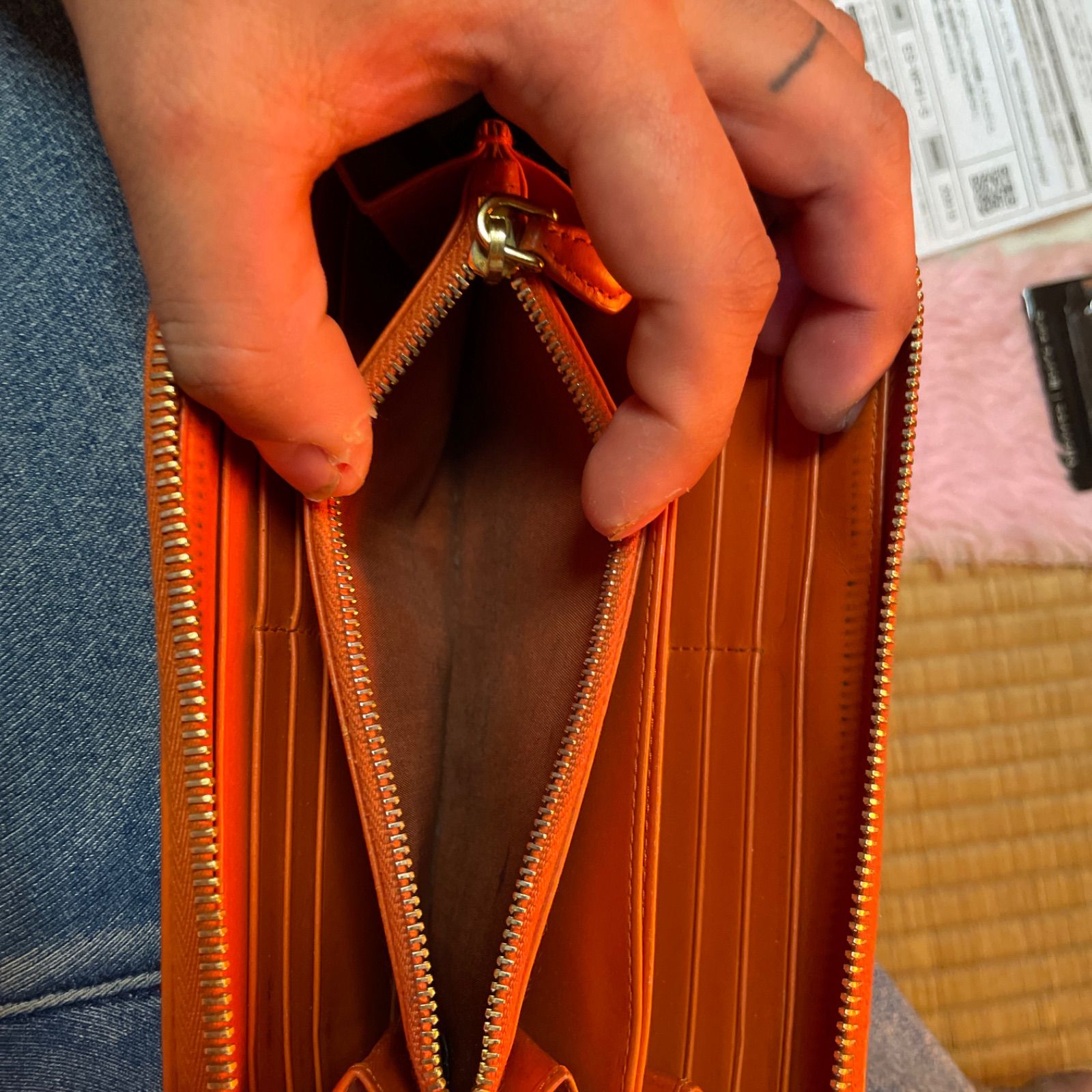 PRADA MILANOラウンドファスナー ロゴ長財布レディース型押しレザー 