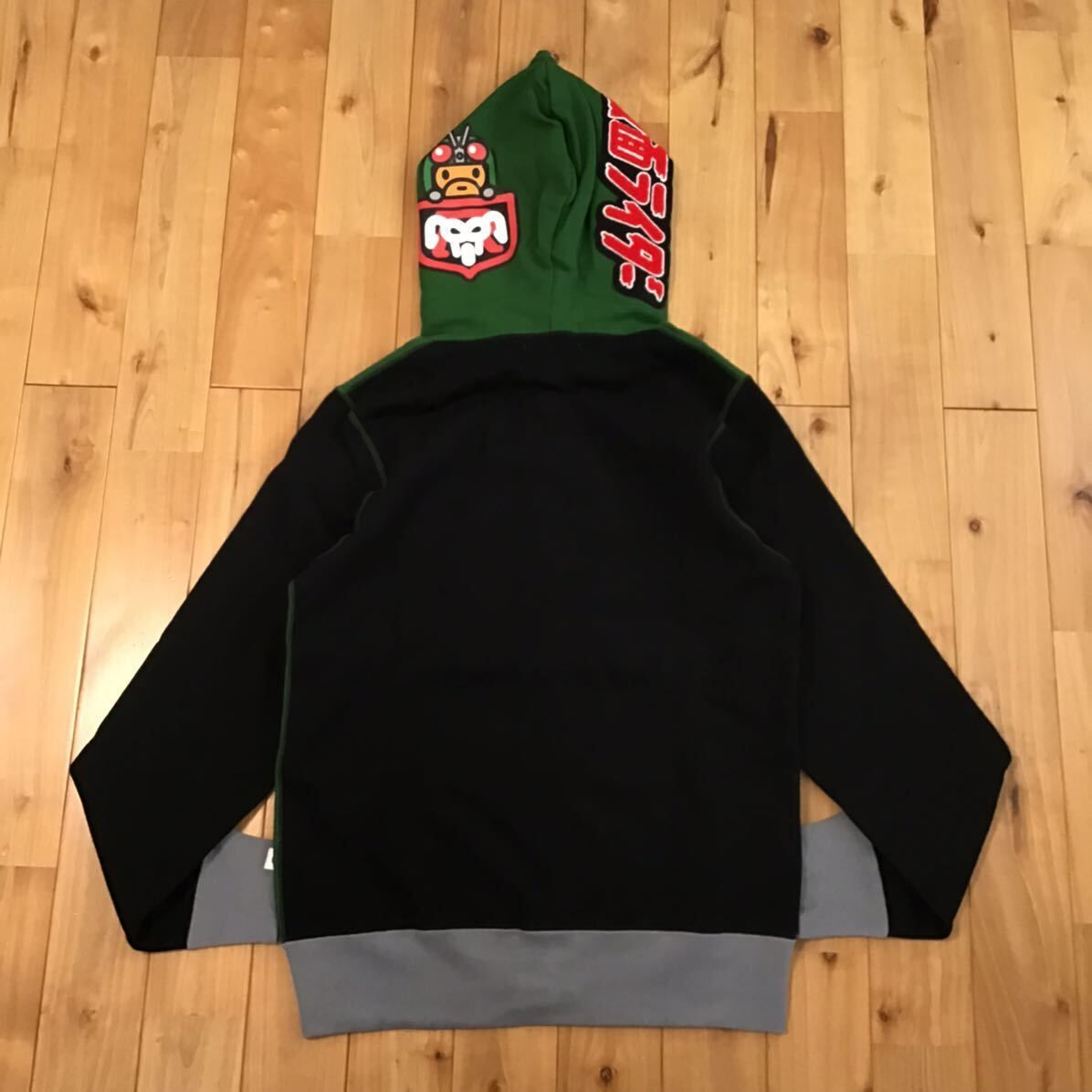 ☆新品☆ 仮面ライダー パーカー Mサイズ MASKED RIDER full zip 