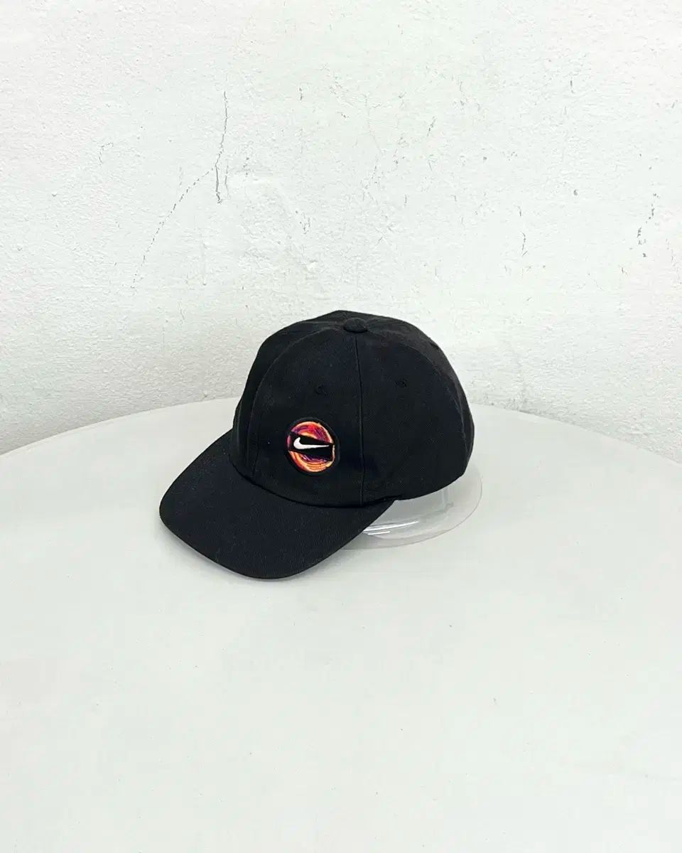 【雷市場（ポンジャン）商品韓国直送】 NIKE(ナイキ) 90 ' s ブラック 左 サイド ロゴ ボールキャップ