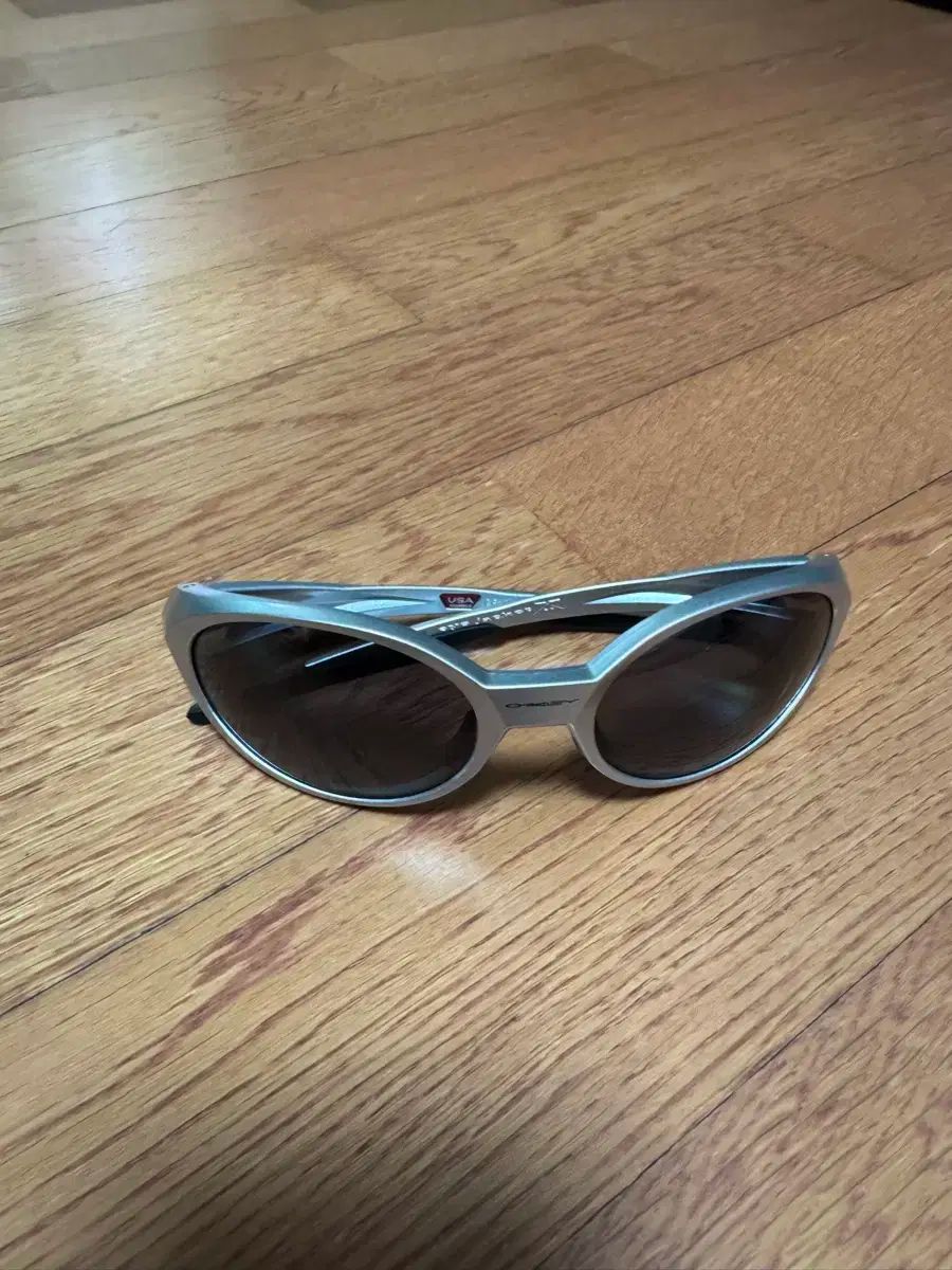 オークリー アイジャケット サングラス シルバー 偏光レンズ