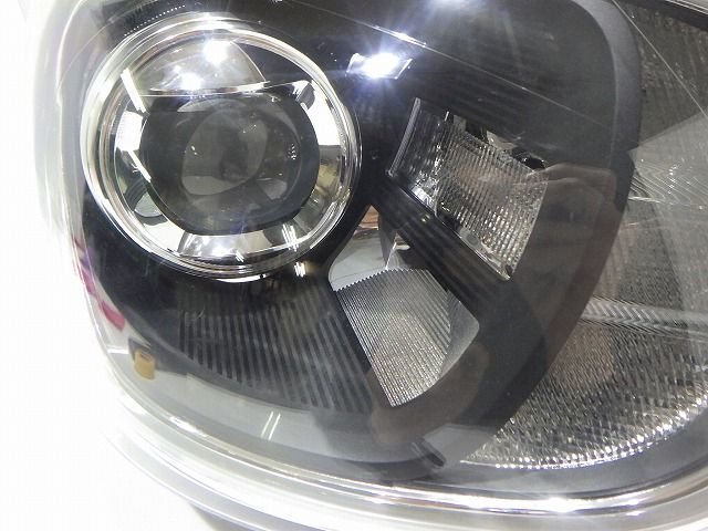ミニクロスオーバー 右ヘッドライト
