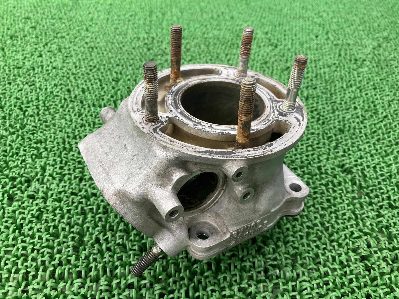 TZR250R シリンダー ヤマハ 純正 中古 バイク 部品 3XV 修復素材に 割れ欠け無し 品薄 希少品 車検 Genuine