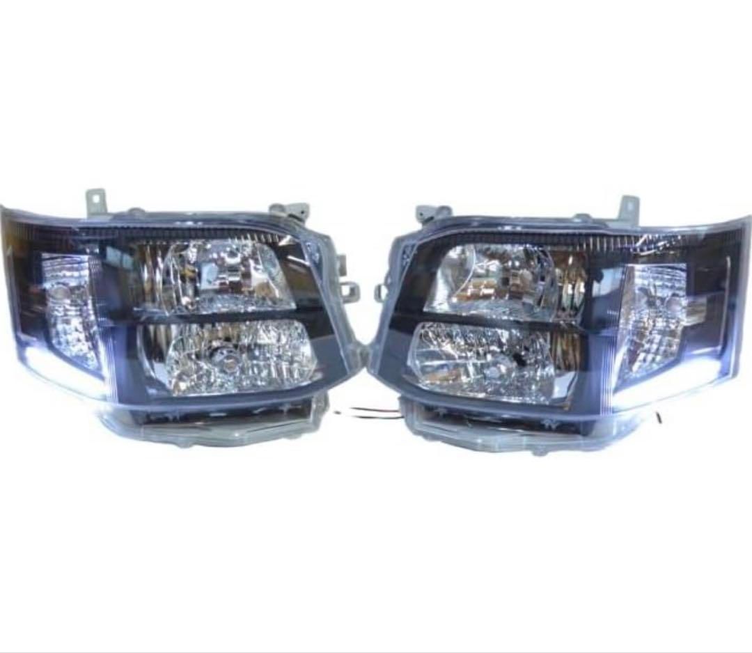 ハイエース200系 3型 HIDヘッドライトオートレベライザー付