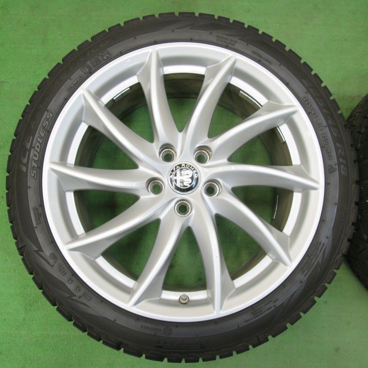 センサー付！キレイ☆アルファロメオ ジュリア 純正 225/45R18 255 