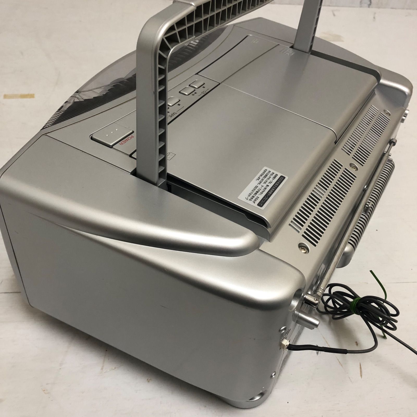 シャープ、乾電池駆動可能な1ビットCD/MDラジカセ
