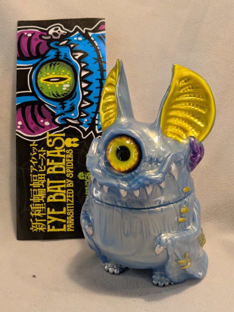 Eye Bat Beast 予約購入特典付き UNDEAD TOYS KAGEMARU DESIGNS EYE BAT BEAST 偏光水色金成型/金