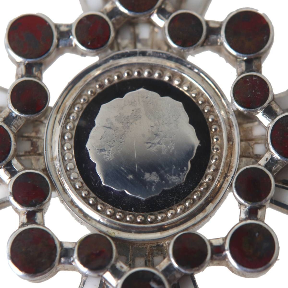 勲六等瑞宝章 勲章 襟章 箱 全長8cm モチーフ部38×38(mm) 襟章：直径約