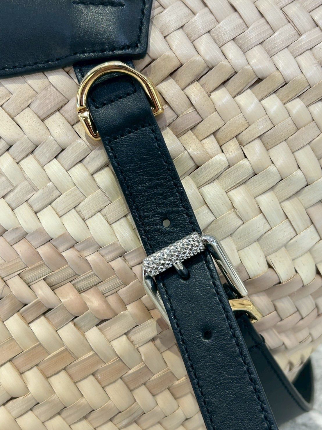 ジバンシィ GIVENCHY ヴォワイユー バスケット スモール