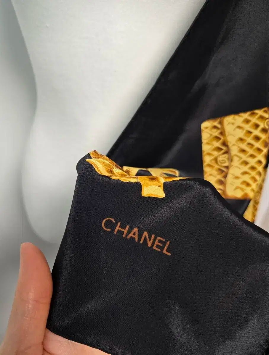 CHANEL(シャネル) ヴィンテージ シルク スカーフ - メルカリ